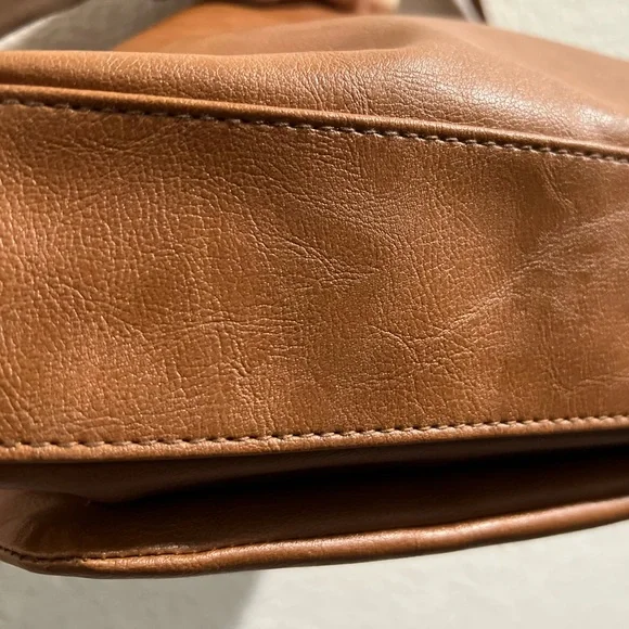 Relic Medium Size Flap Crossbody Purse Camel Brown Color NWOT - Picture 10 of 12